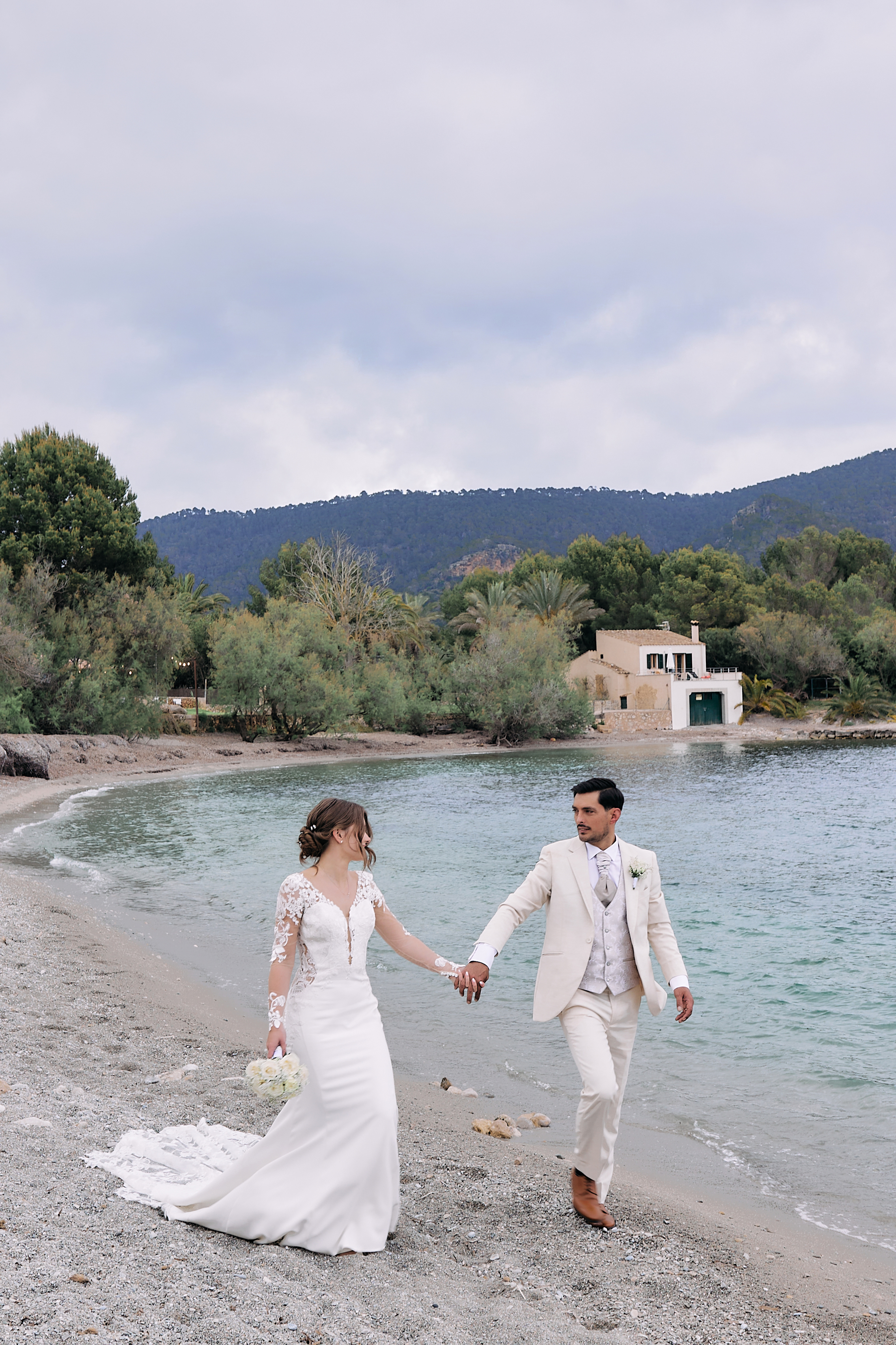 450A0865 Wedding Day groom and bride by the sea in Mallorca